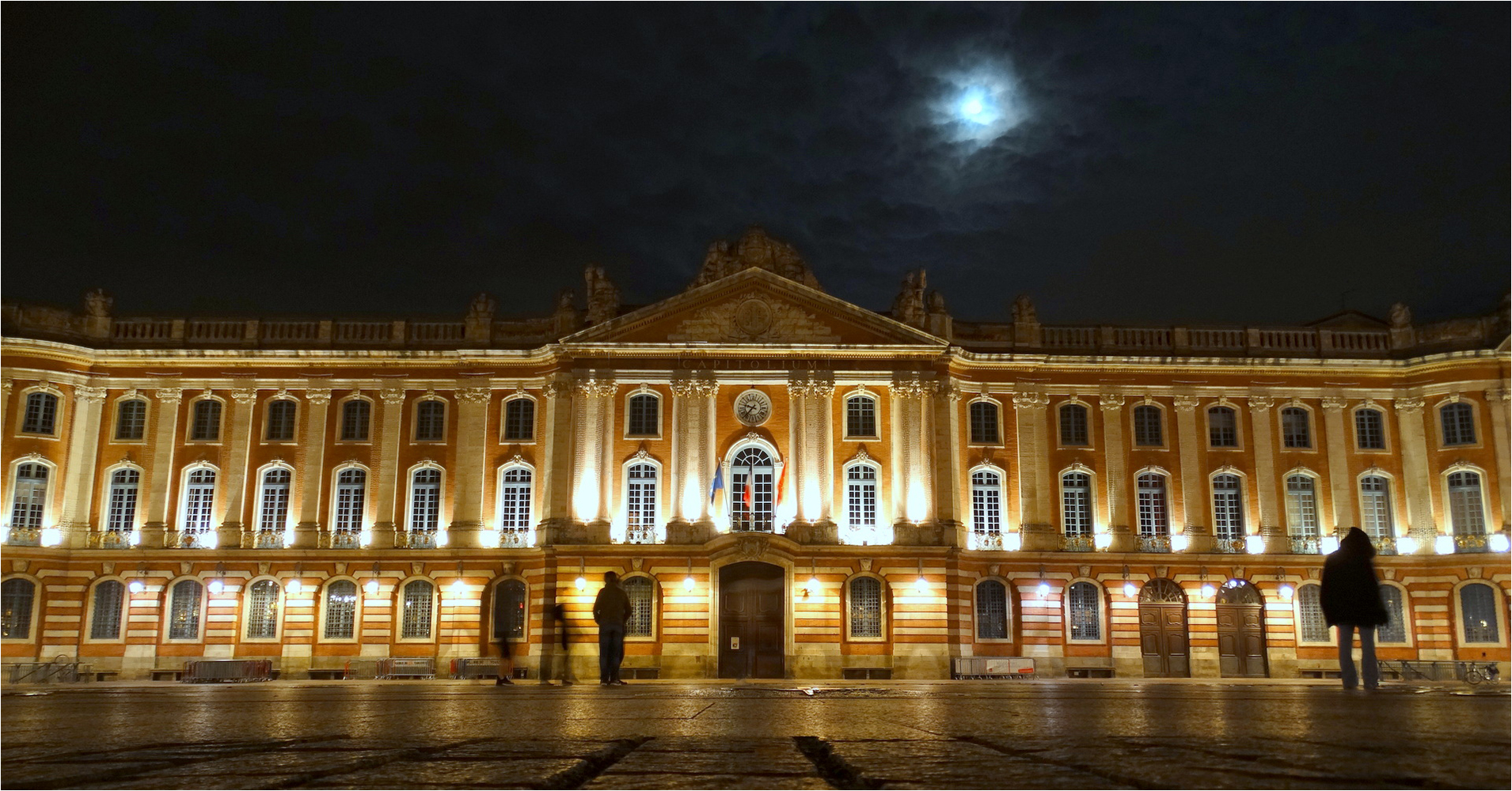 Toulouse by Night (2016)